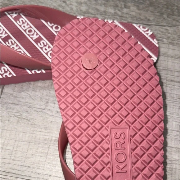 Michael Kors Coral Flip Flops with Logo - Picture 2 of 2